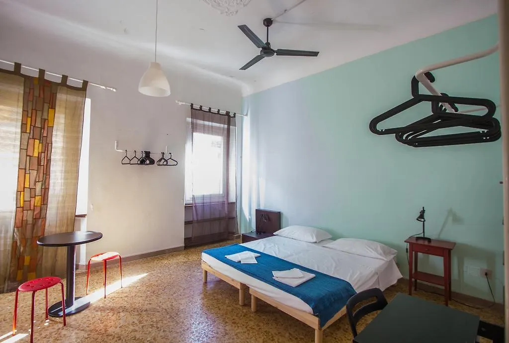 Guest House Be Happy! فلورنس 0*,  إيطاليا
